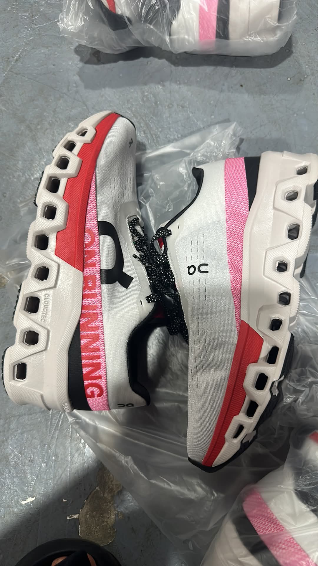 On C Sneakers White/Pink/Red/Black