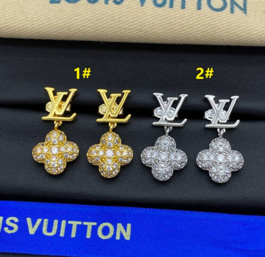 L Logo Earrings 2