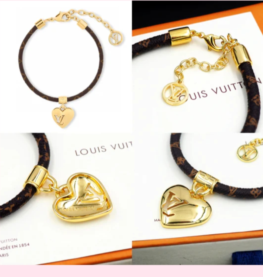 L Mono Heart Bracelet